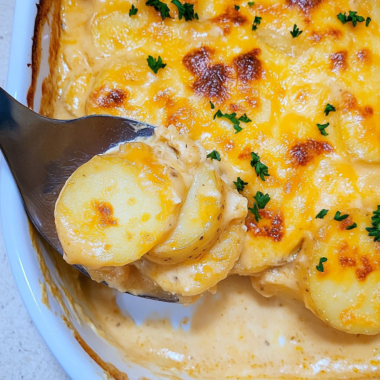 Easy Cheesy Scalloped Potatoes