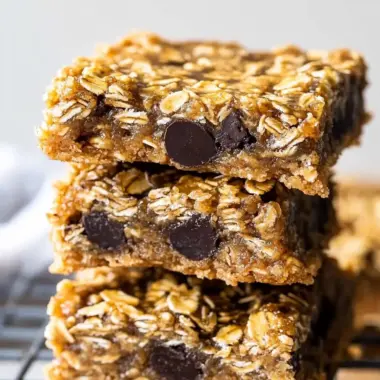 4-Ingredient Banana Oat Bars