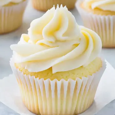 Classic Vanilla Cupcakes