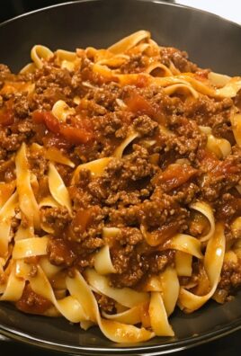 AUTHENTIC and TRADITIONAL Bolognese Ragu with Tagliatelle 2