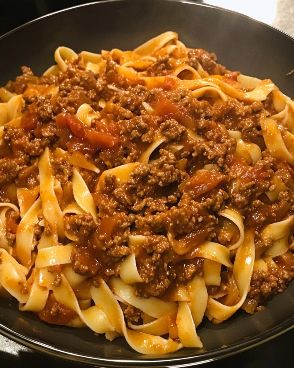 AUTHENTIC and TRADITIONAL Bolognese Ragu with Tagliatelle 2